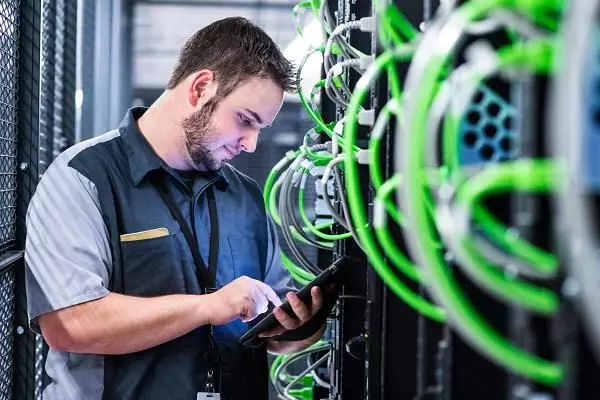 كشف التماس الكهرباء بالظهران