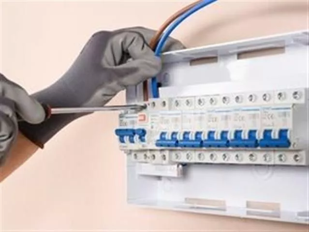 كشف التماس الكهرباء بالأحساء